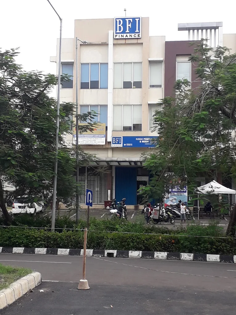 BFI Finance Sukapura